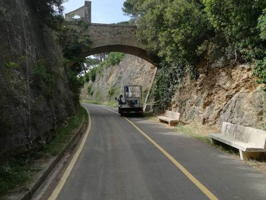 Nuovi lampioni a led danno luce alla bretella 
