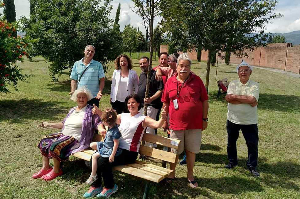 Tre nuove panchine nel parco 
