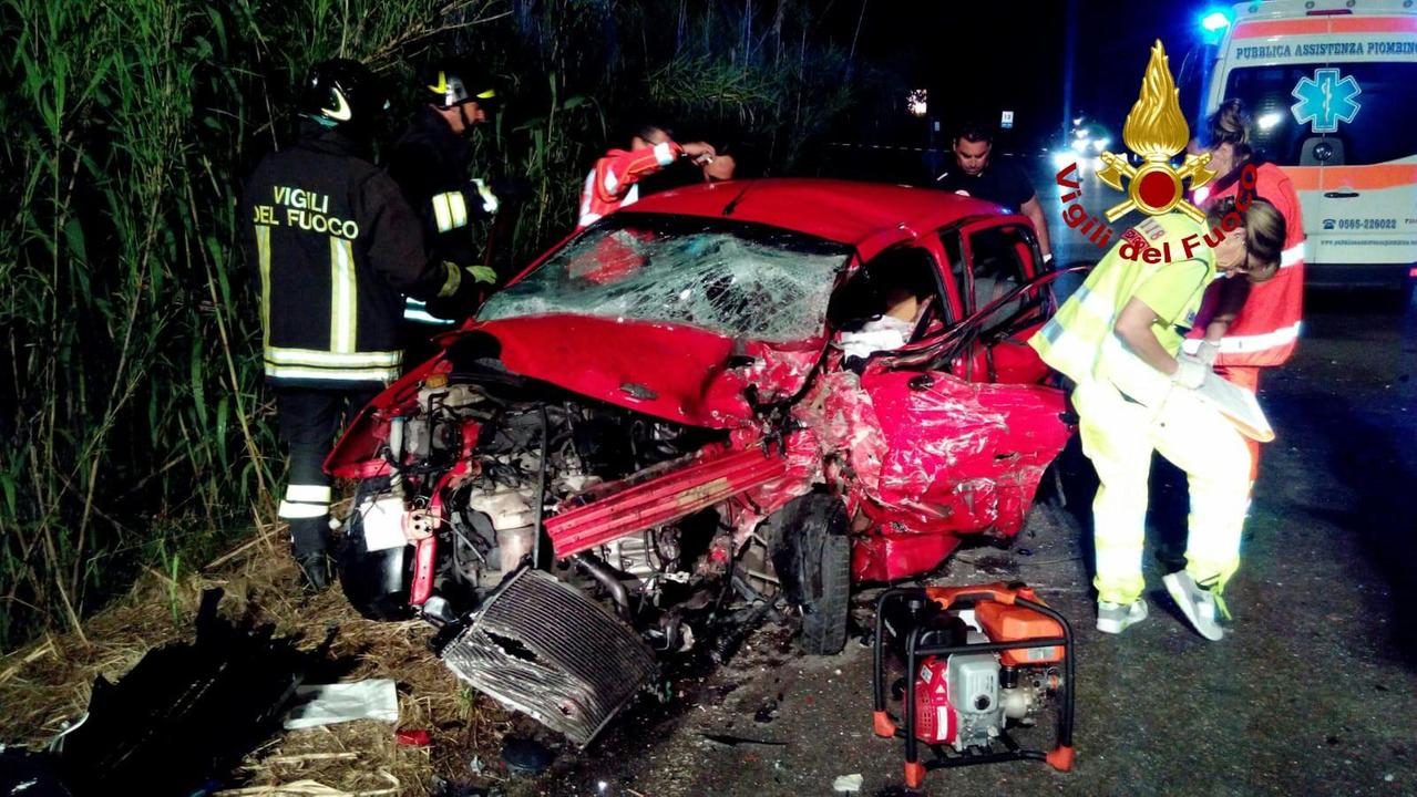 Una delle due auto coinvolte nello scontro