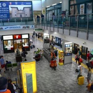 Aerei, disagi per turisti e sardi: 38 voli cancellati a causa dello sciopero