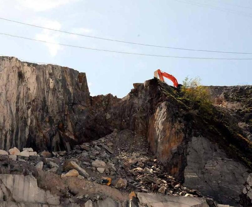 Morirono in cava due anni fa, niente parti civili 