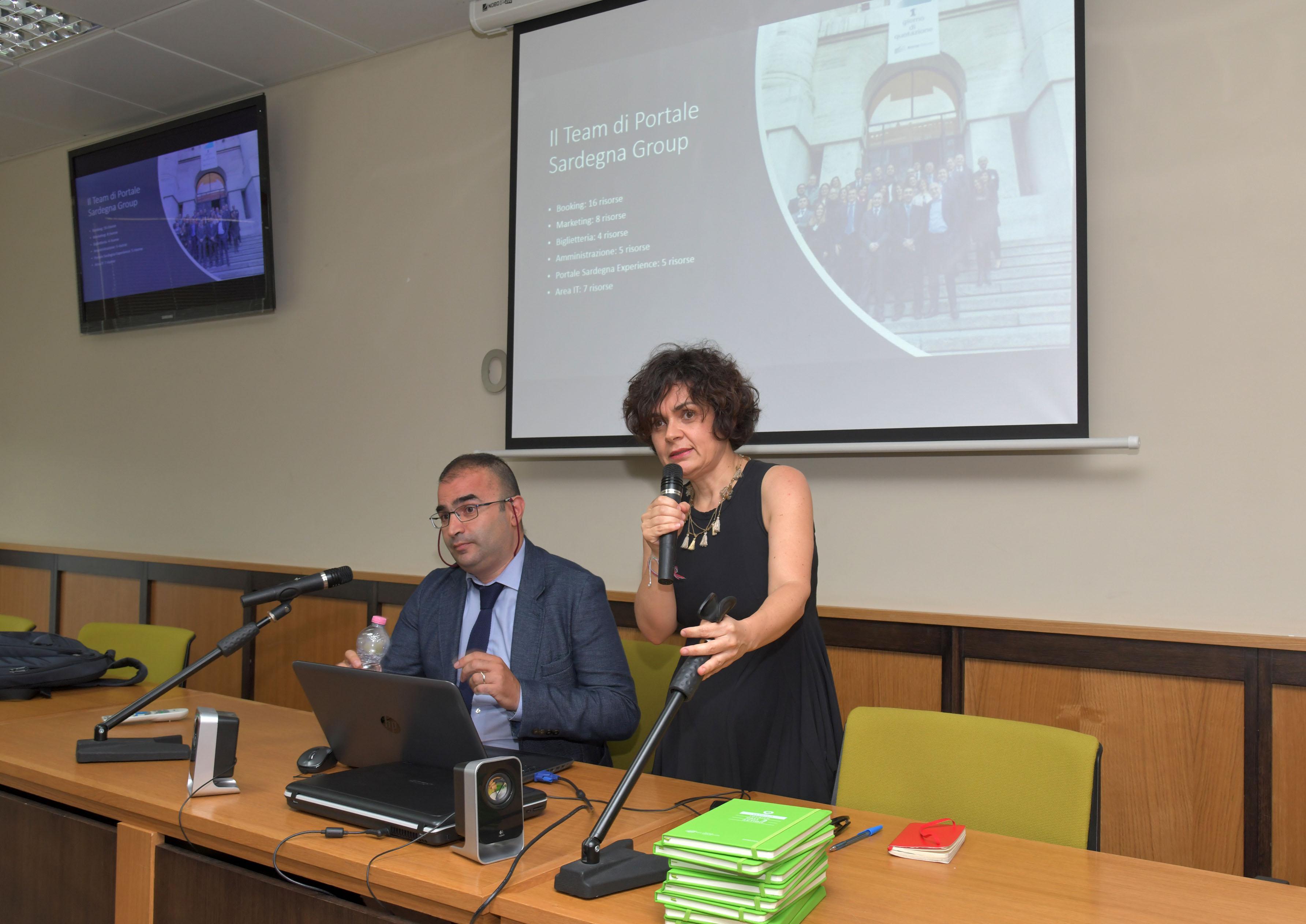 L'assessora Barbara Argiolas durante la presentazione del portale a Olbia