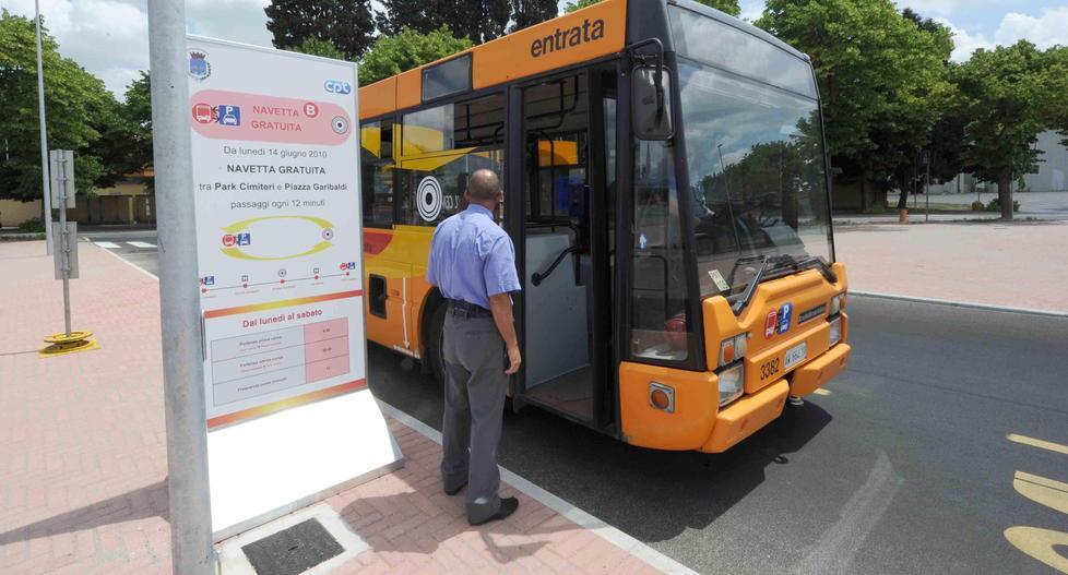 Bus navetta dai cimiteri: pronto il bando di gara 