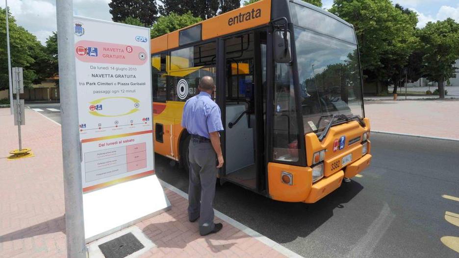 Bus navetta dai cimiteri: pronto il bando di gara