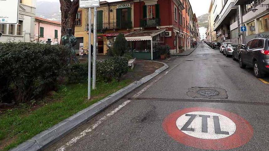 Ztl, tutti vogliono tenerla ma a nessuno piace com’è