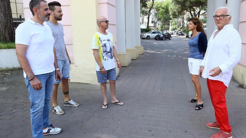Barriere su viale Carducci Protestano i commercianti