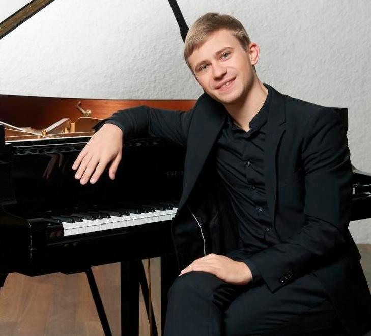 Dmytro Choni al pianoforte apre il “Giugno musicale”