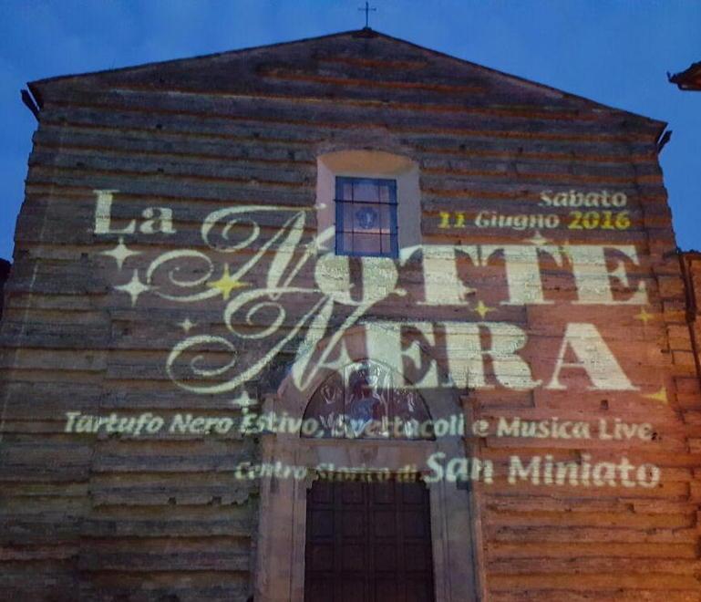 Stasera la Notte Nera la festa che traina commercio e turismo 