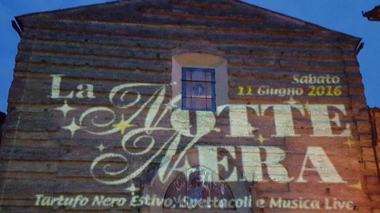 Stasera la Notte Nera la festa che traina commercio e turismo