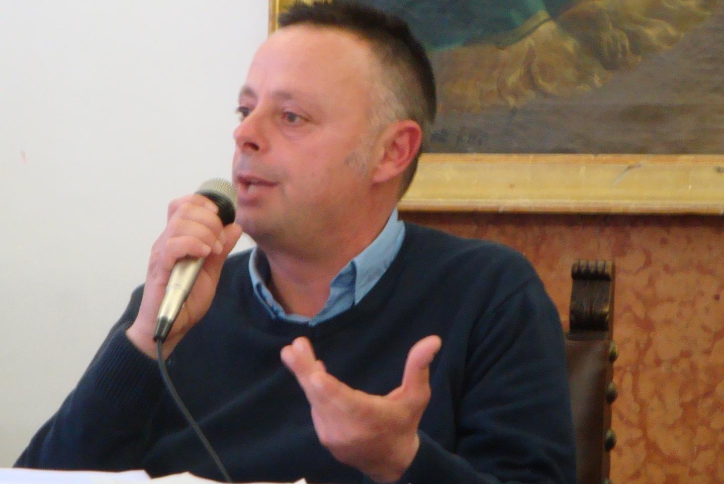 La minoranza all’attacco: «La parola agli elettori» 