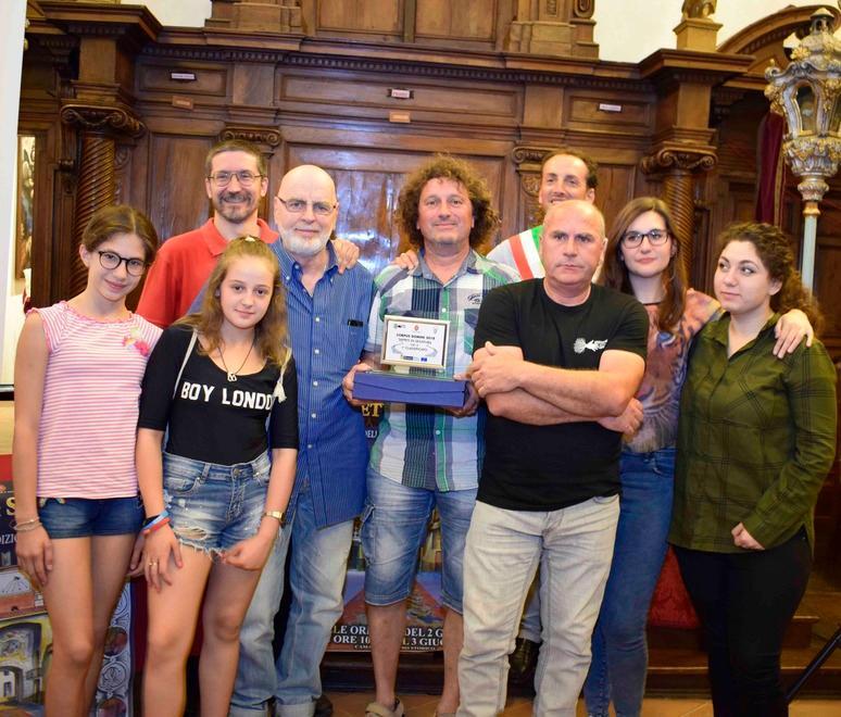 Premiati i maestri dei tappeti di segatura 