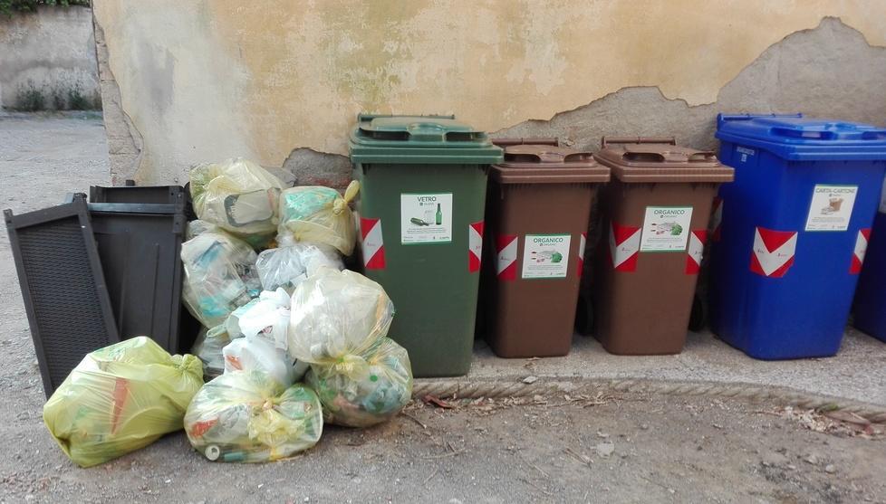 «Plastica, salta la raccolta» Allarme al 107 di viale Mameli 