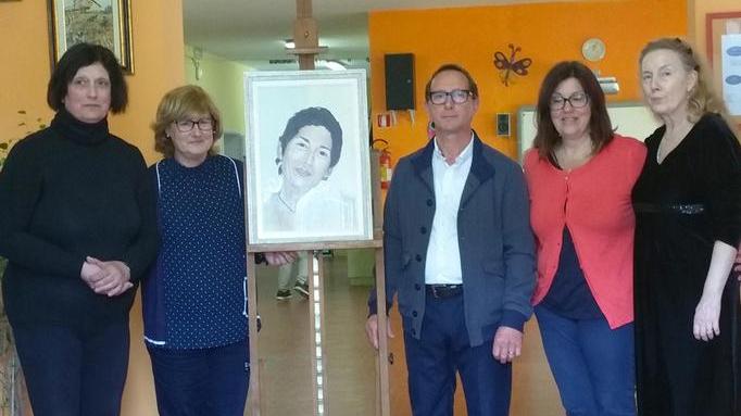 Dipinto ricorda l’insegnante Lucia Guardiani