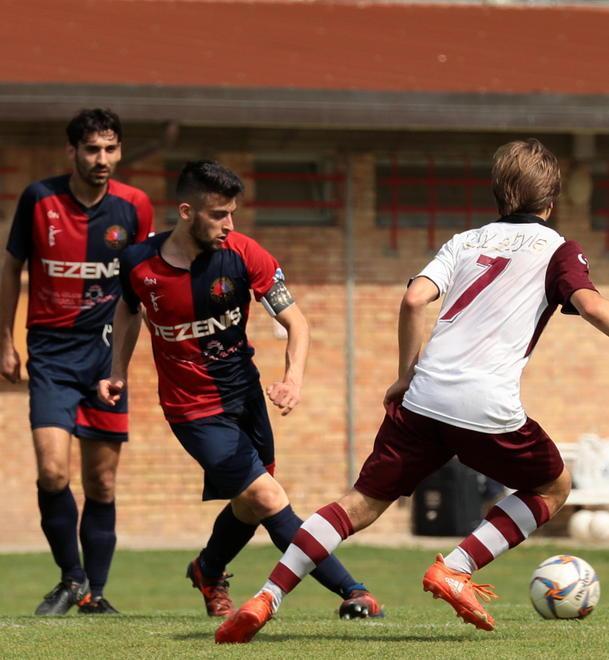 Cecina a testa alta crea occasioni ma vince il Camaiore 