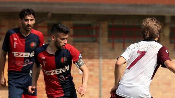 Cecina a testa alta crea occasioni ma vince il Camaiore