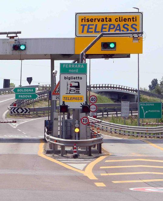 In autostrada pedaggio gratis con il telepass