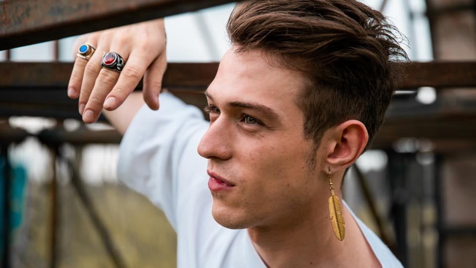 Una foto di Irama dalla sua pagina Facebook