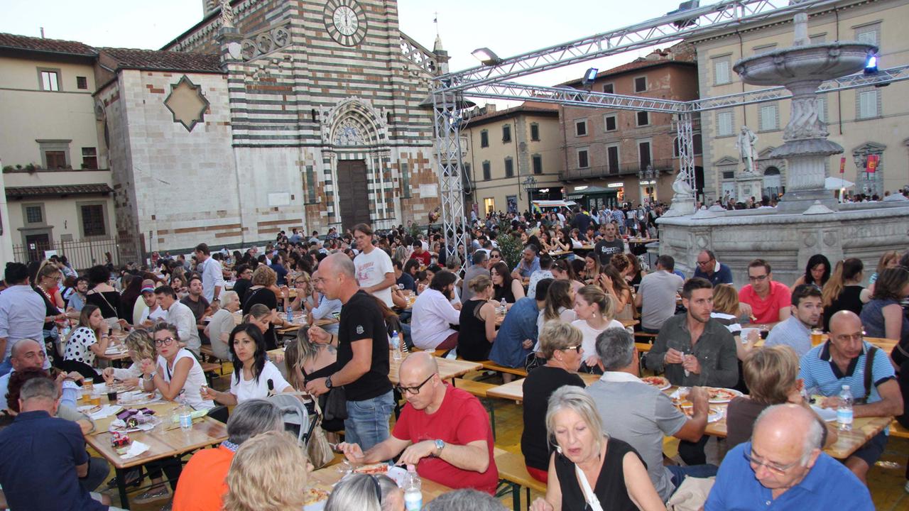 Il Prato Pizza Festival in piazza Duomo nell'edizione 2017