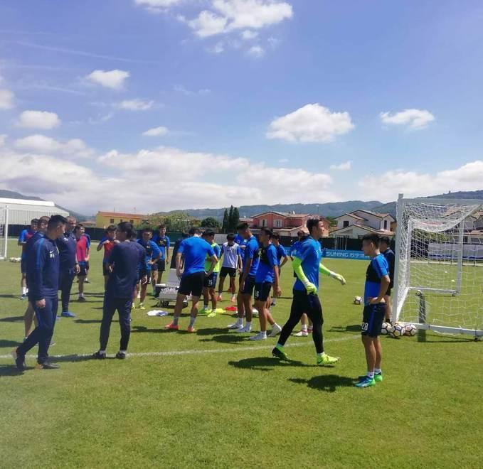I cinesi del Suning calcio in ritiro in Valdinievole