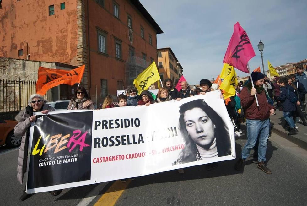 Gli studenti alla festa per i 4 anni di attività