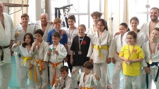 Sakura a gonfie vele su tre tatami