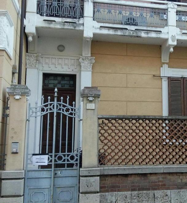 Il proprietario non vuole assistenza sociale Il Coeso lavora alla bonifica delle stanze