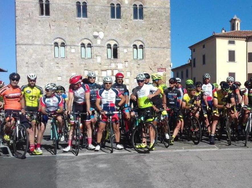 Cuffia solo al traguardo del Gp Massa Marittima 