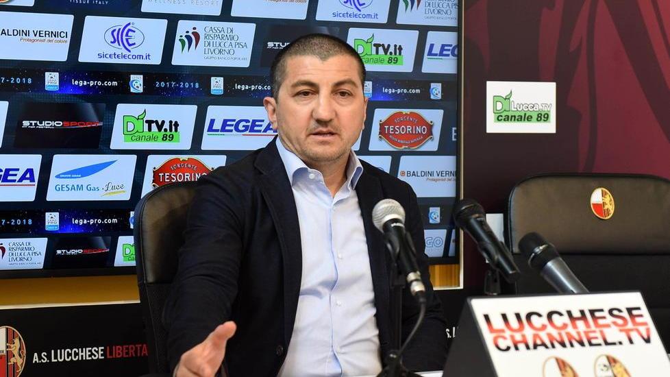 La Lucchese saluta Obbedio Panchina: Menichini in pole