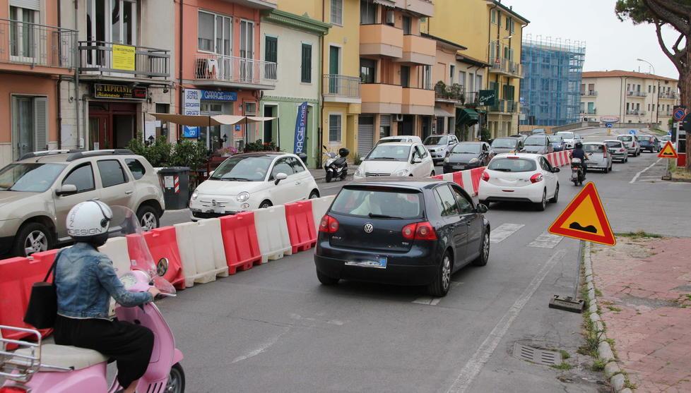 Il tratto di via Pisano diventato a doppio senso per i lavori (foto Ciurca/Paglianti)