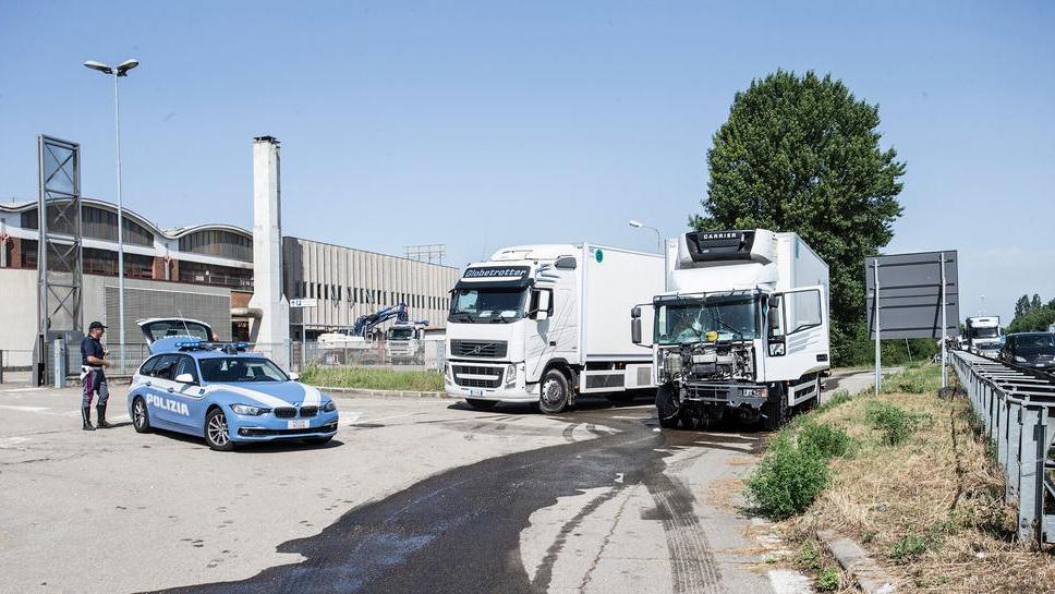Tir contromano in tangenziale