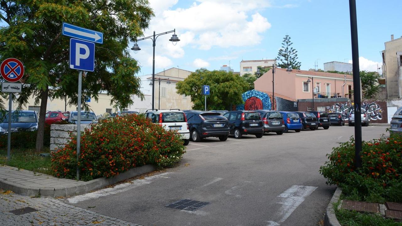 Olbia, piazza Amucano: addio auto e parcheggi 