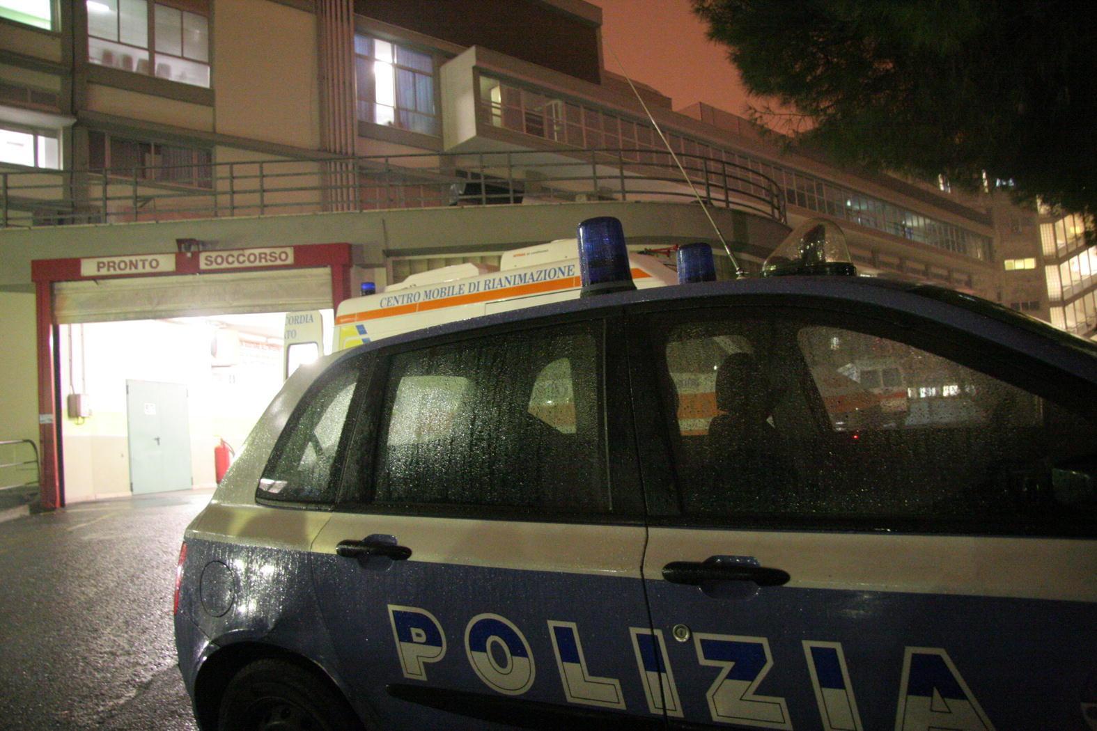 La polizia all'ex ospedale Misericordia e Dolce il giorno dell'omicidio (foto Batavia)