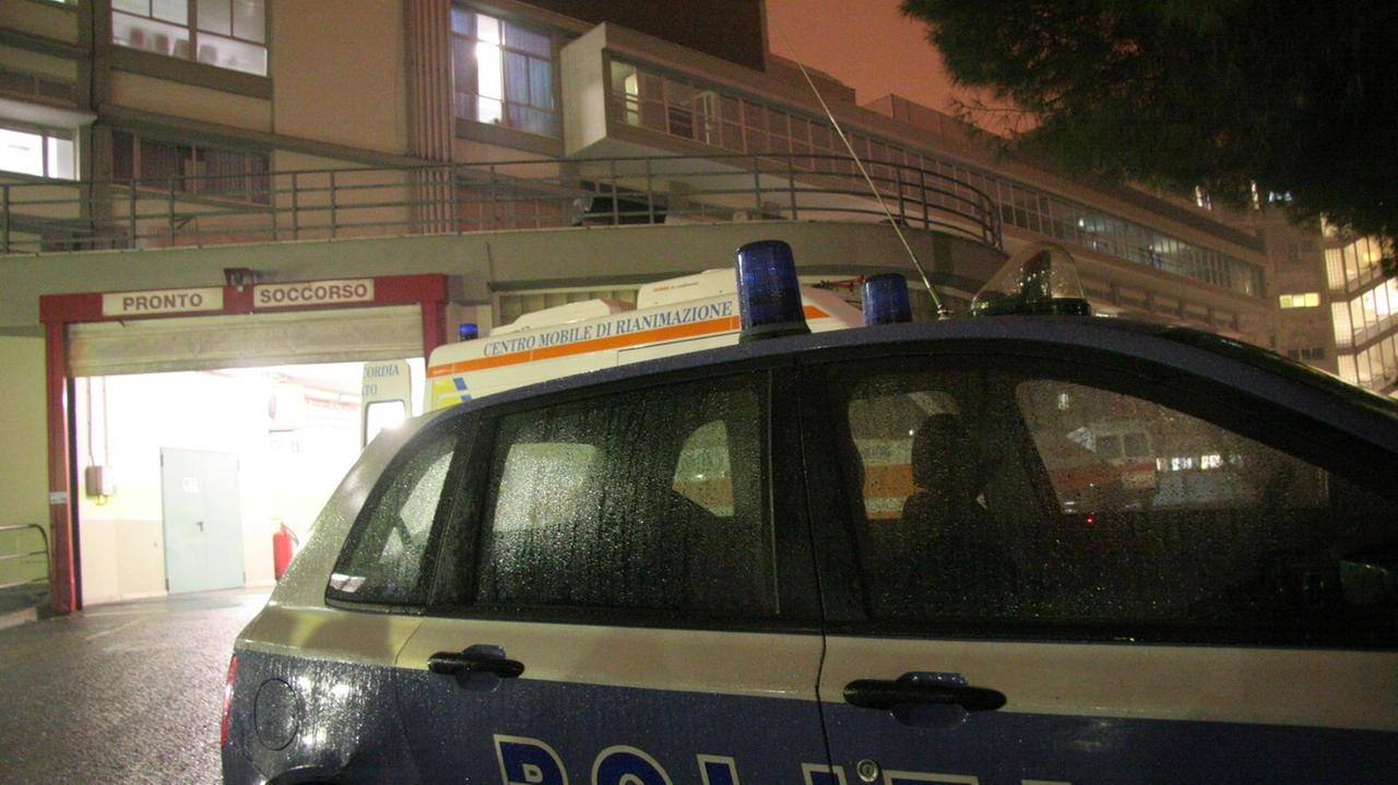 La polizia all'ex ospedale Misericordia e Dolce il giorno dell'omicidio (foto Batavia)