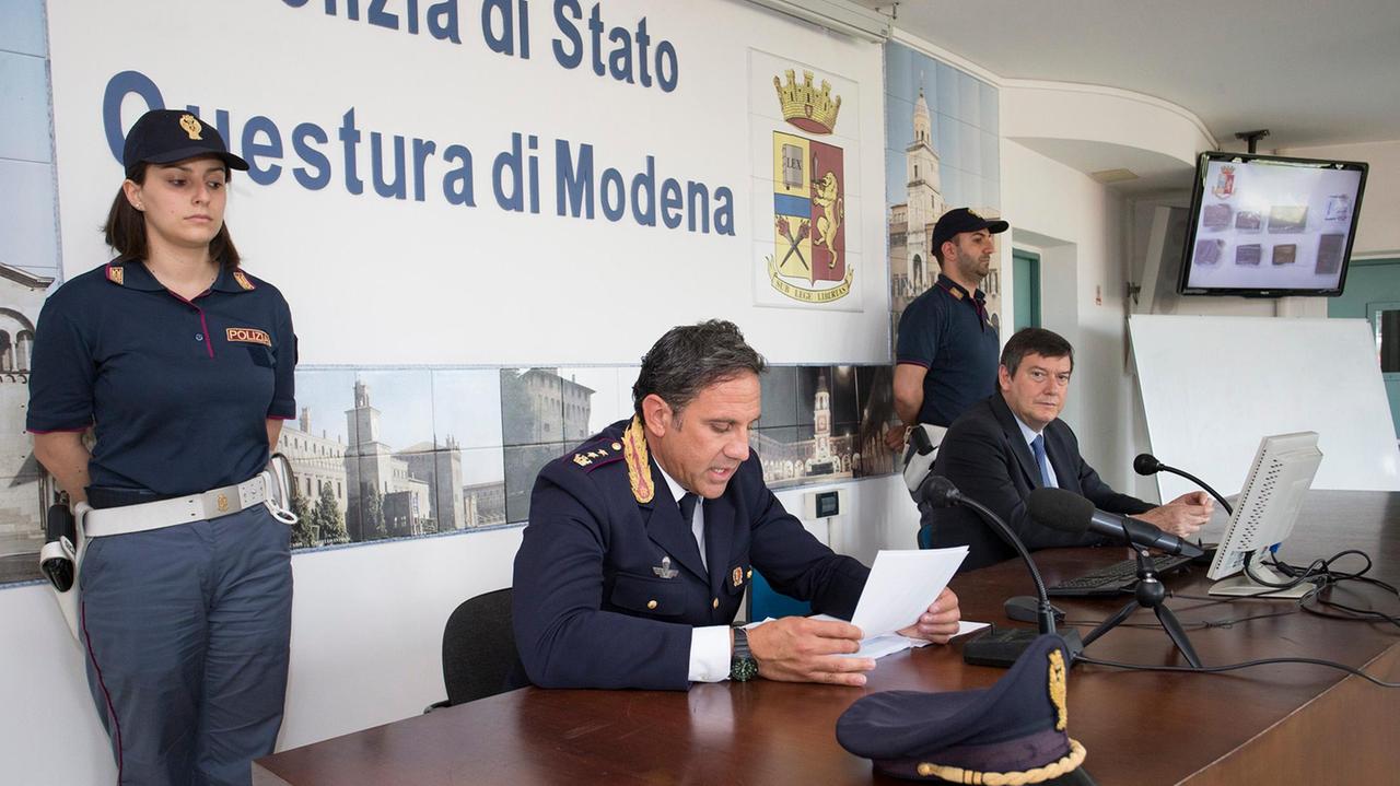 Modena, droga nei parchi: 10 in carcere