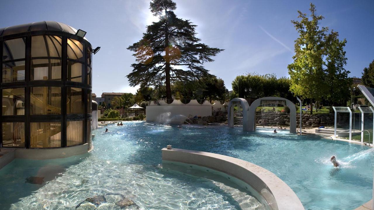 La piscina delle Terme a Casciana