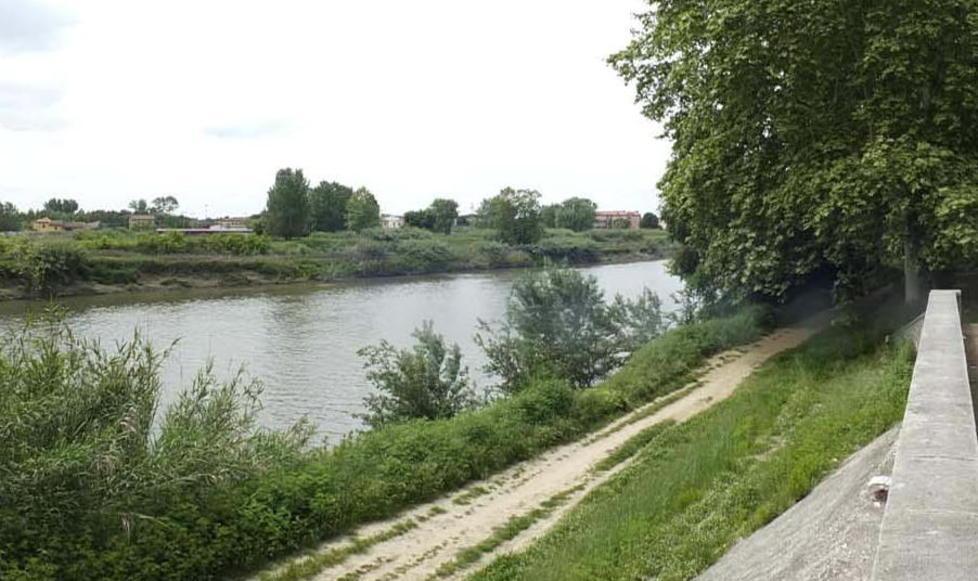 Evade dai domiciliari e minaccia il suicidio