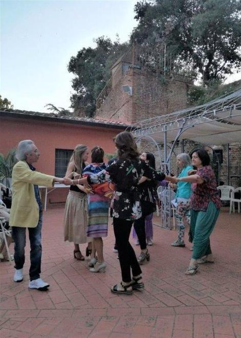 E la scrittrice porta in scena la sua città: invisibile e vivibile