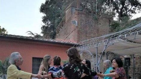 E la scrittrice porta in scena la sua città: invisibile e vivibile