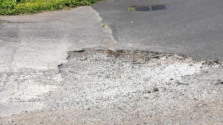 Quasi un milione e mezzo per strade e marciapiedi