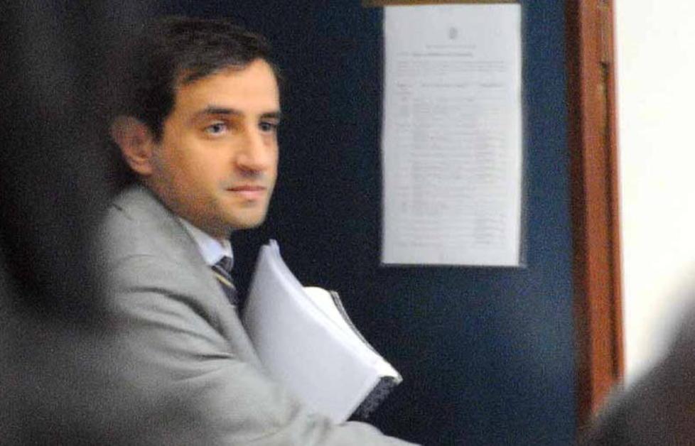 Congiusta si astiene, De Mattia (per ora) no 