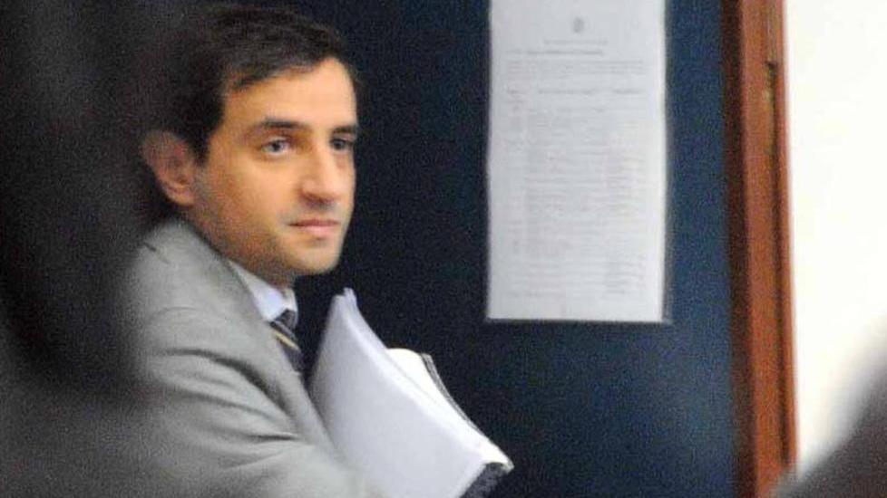 Congiusta si astiene, De Mattia (per ora) no