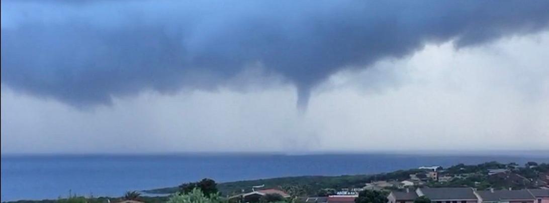 Spettacolare tromba d’aria al largo di Stintino