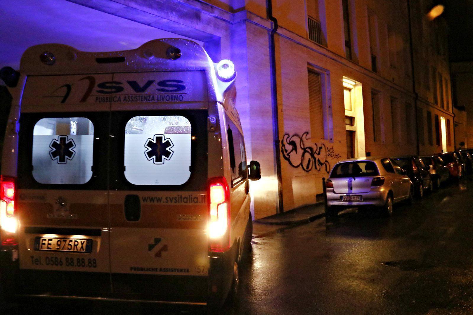 Trovata senza vita in strada: aveva 50 anni 