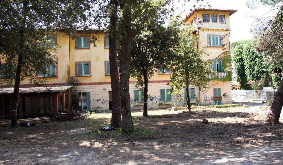 Case dentro l’hotel di lusso al posto del Franceschi 