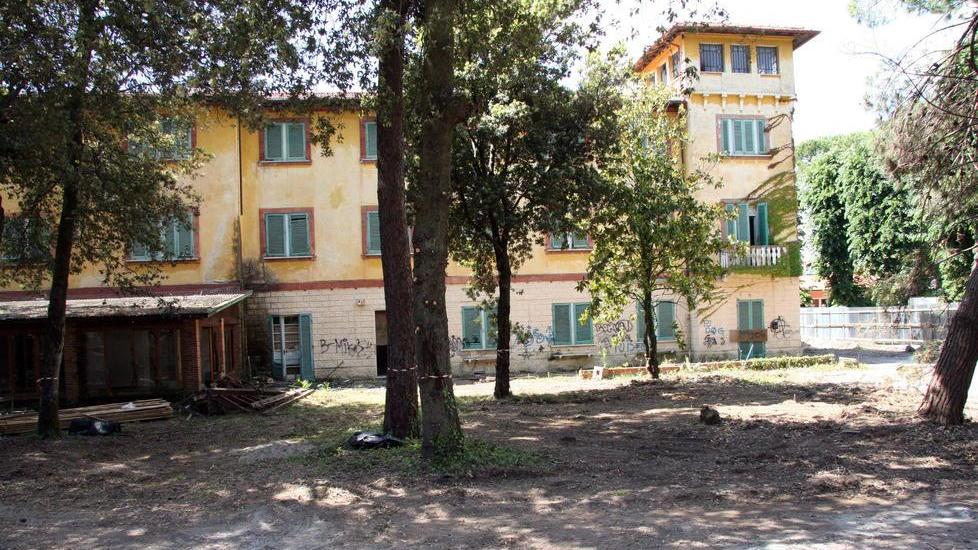 Case dentro l’hotel di lusso al posto del Franceschi