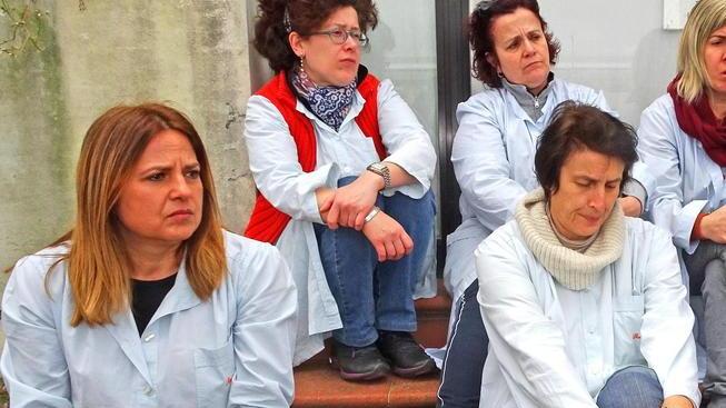 Pratesi, fra le dipendenti amarezza e tanta paura