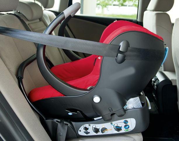 Bimbi non sicuri in auto, multati sessanta genitori 