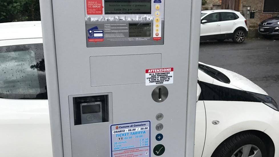 Ecco i nuovi parcometri con bancomat