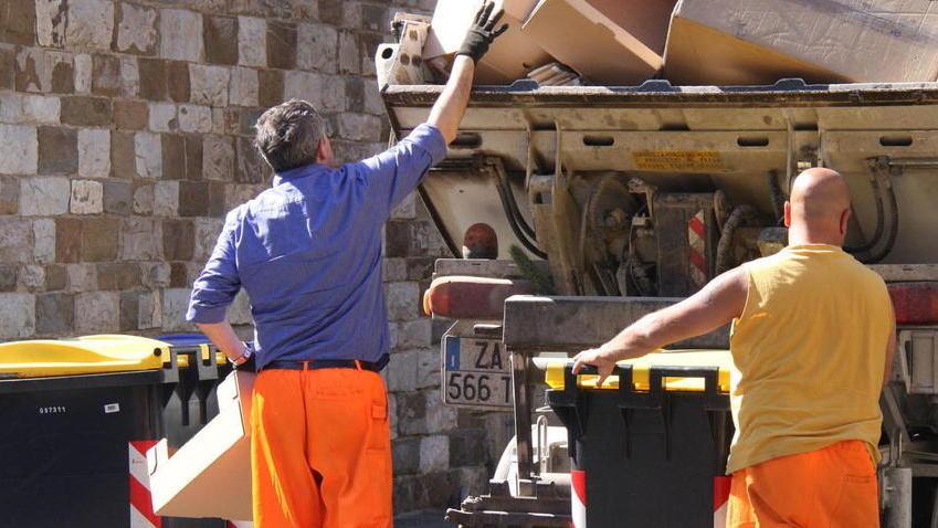 Rifiuti, più si differenzia meno alta sarà la bolletta