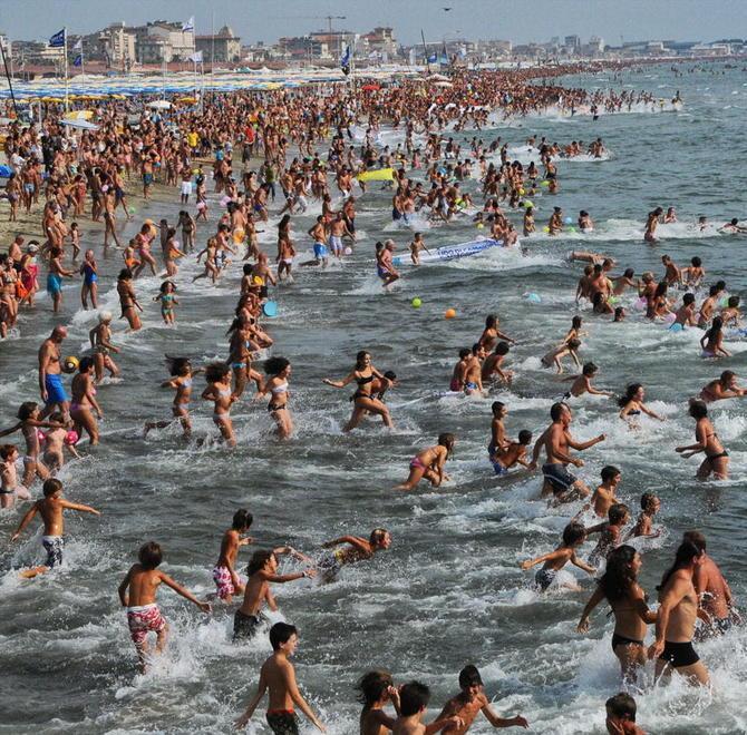 Il mare sta meglio ma il pericolo è ancora la pioggia 